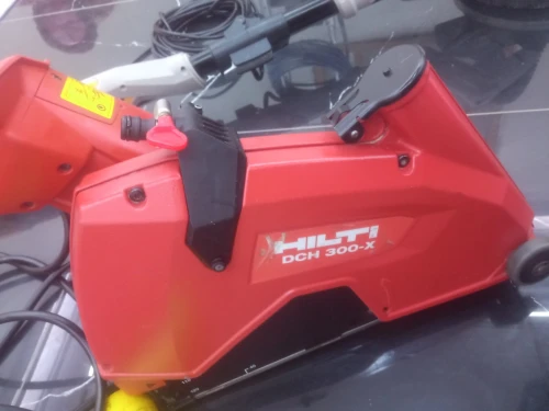 Découpeuse hilti dch300-x année 2019 presque Neuf 