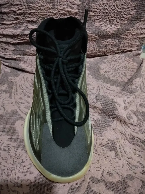 ADIDAS YEEZY boost