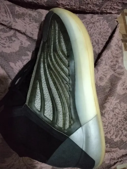 ADIDAS YEEZY boost