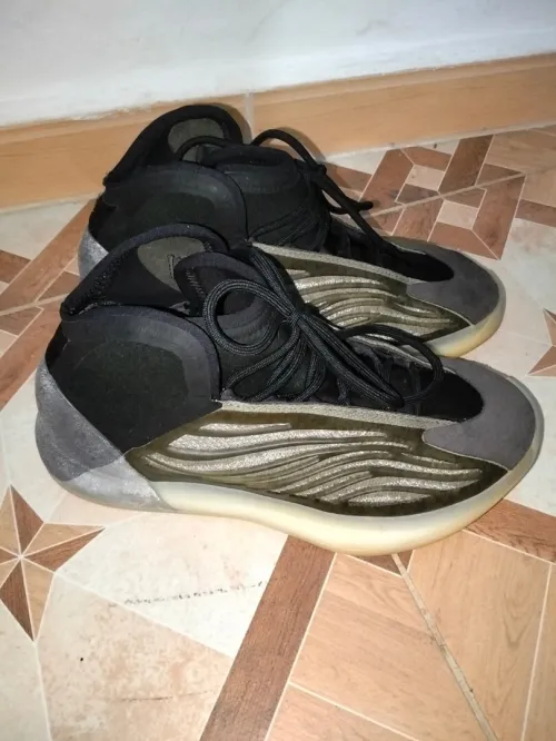 ADIDAS YEEZY boost
