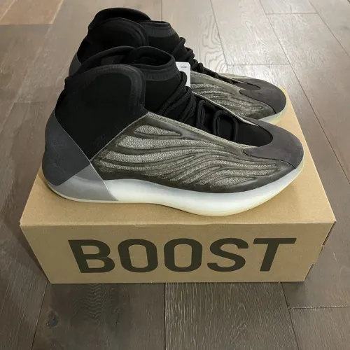 ADIDAS YEEZY boost