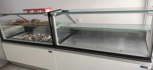 Frigo présentoir 