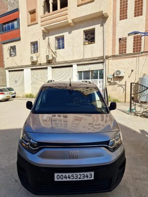 Fiat Doblo 2023 Italie