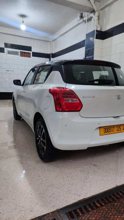 Isuzu Swift 2025 