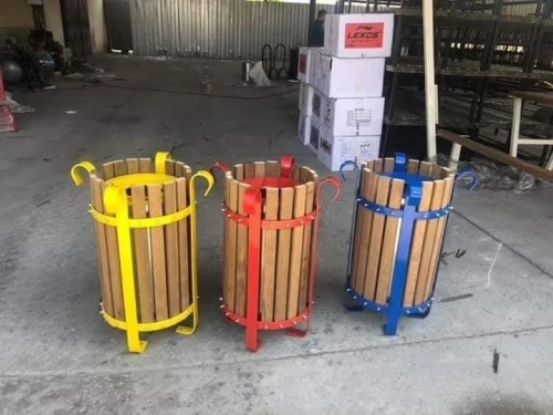 Banc public , table extérieure , poubelle , banc public fonte , acier , bois 