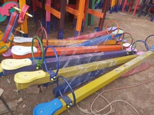 Toboggan bascule espace de jeux pour enfants balançoire gazon synthétique