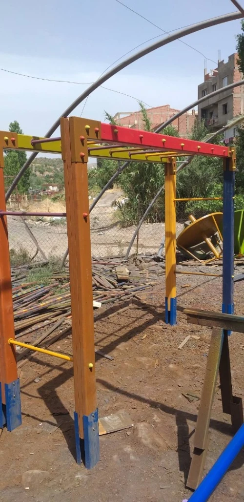 Toboggan bascule espace de jeux pour enfants balançoire gazon synthétique