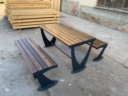 Banc public , table extérieure , poubelle , banc public fonte , acier , bois 