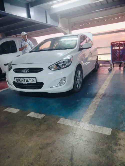 Hyundai Accent RB  4 portes 2017 Accent RB  4 portes