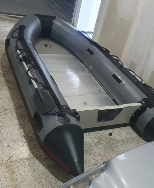 Bateau gonflable 3,65 m + remorque