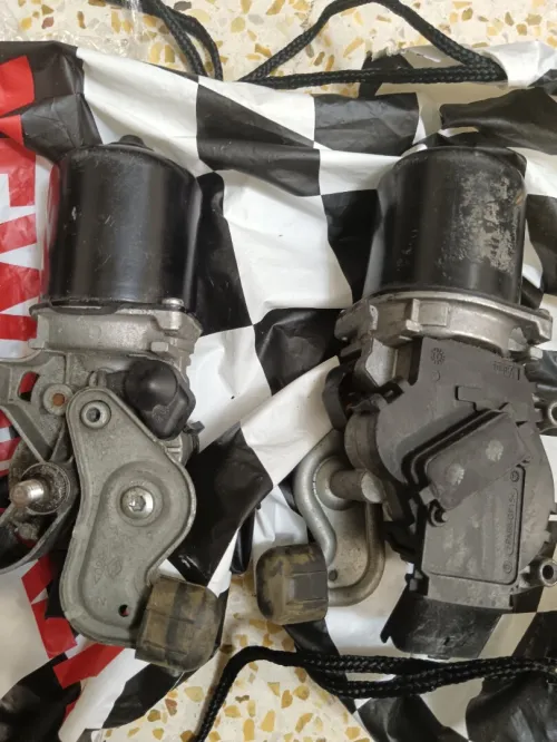 Moteur essuie glace clio 3 cassé france