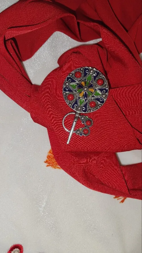 Robes kabyles en velour 9adiffa classe et modernes