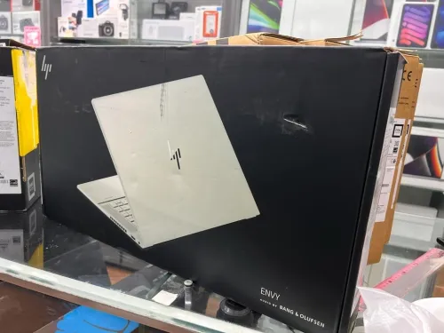 HP ENVY I7 11800H 32G 1T SSD RTX 3060 15.6 UHD OLED 