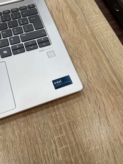 HP ELITBOOK 640 G11 ULTRA 5 135U 16G 512G SSD 14 POUCE TACTILE