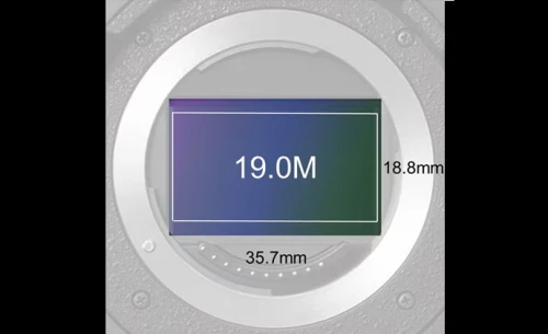 Sony Caméra FX9 6K avec objectif 28-135mm f/4 G OSS
