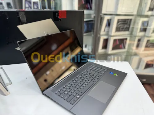  HP ENVY 17-CR1008CA i7 1355U 16G 1T SSD NVME 17.3 POUCES FHD TACTILE RTX 3050 4G DRR6 NEUF 