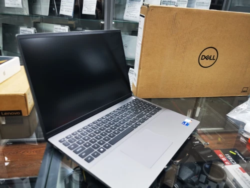 DELL VOSTRO 5620 I7 12ÈME 16GB 512GB 