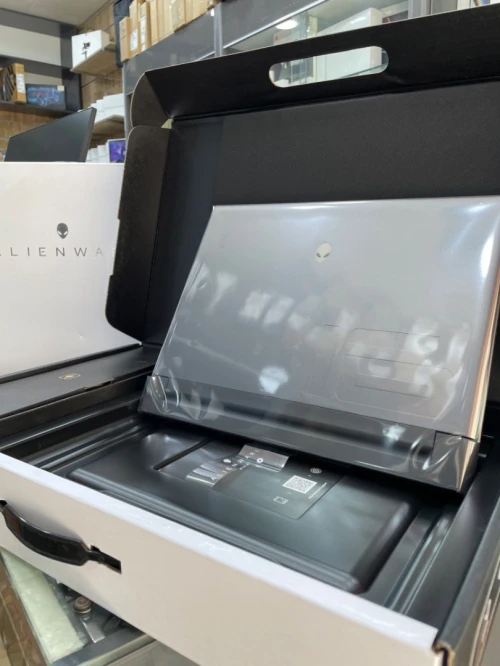 Alienware M16 R2 ultra 9 185H  32G DRR5  1T  SSD NVME  RTX 4070 8G 