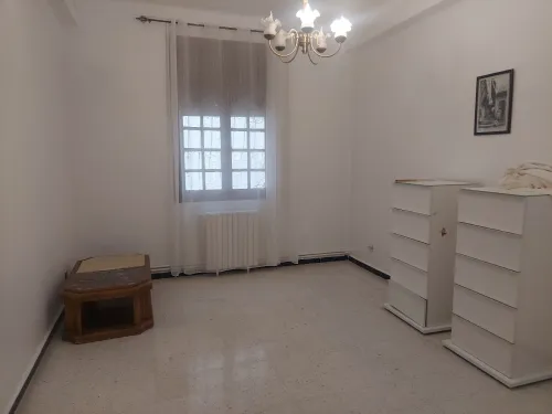 Location Appartement Niveau de villa F3 Alger Hydra