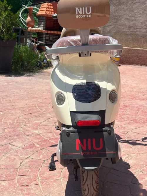 NIU Scooter Électrique 2025
