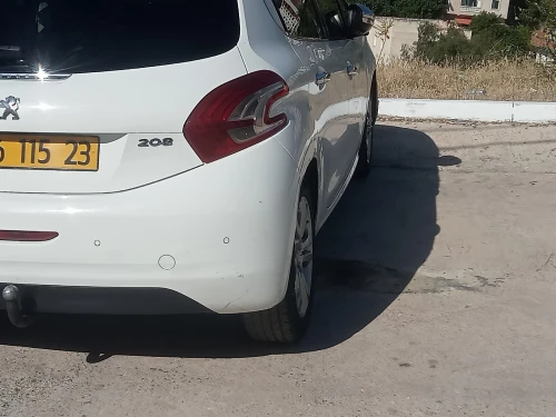 Peugeot 208 2015 Allure