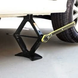 رافعة ميكانيكية (Scissor Jack) crique voiture