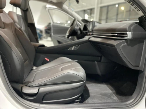 Hyundai ELANTRA 2025 