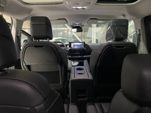 Peugeot Traveller 2025 VIP