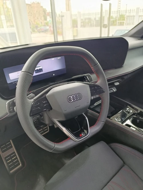 Audi Q3 2026 S LINE