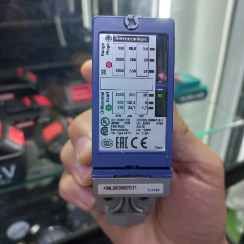 Pressostat différentiel 3.5 - 35 bar Schneider électrique télémécanique