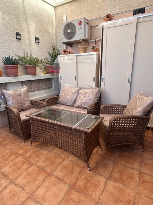 Salon de terrasse ( Malaisie ) sous emballage 