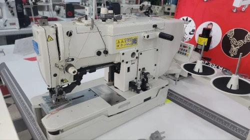 ماكينة عمل فتحة الازرار Richtex