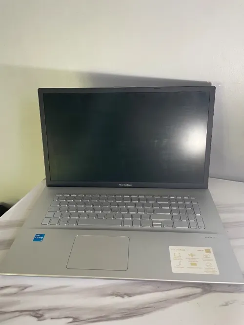 ASUS VivoBook 17