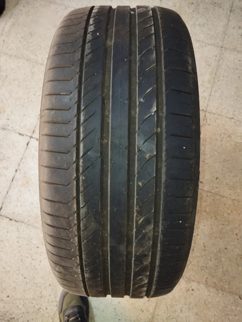 Continental 255 40 R20
