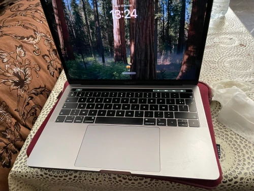 MacBook Pro 2019 i5