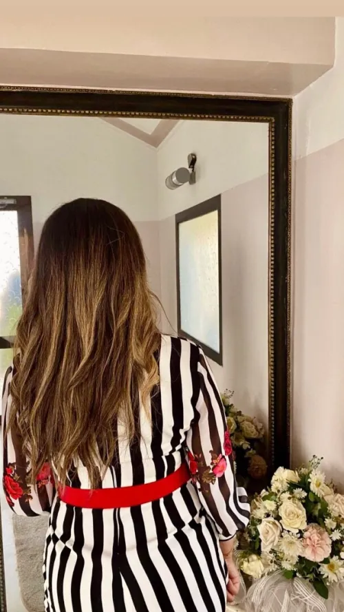 Robe zèbre avec ceinture rouge