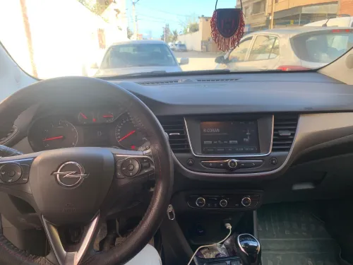 Opel Crossland 2022 الاولى