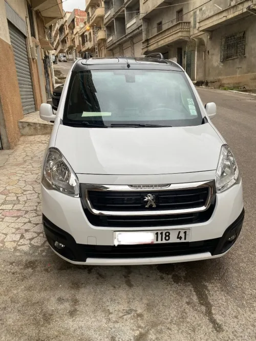 Peugeot Partner 2018 Tepee Allure 