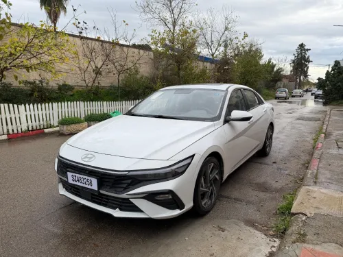 Hyundai Elantra 2025 