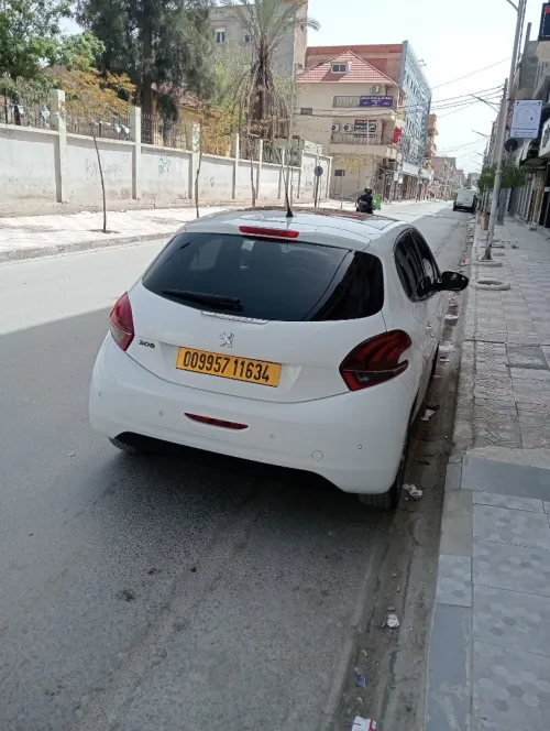 Peugeot 208 2016 Allure Facelift