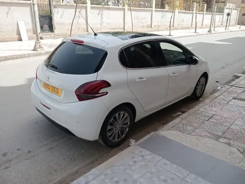 Peugeot 208 2016 Allure Facelift