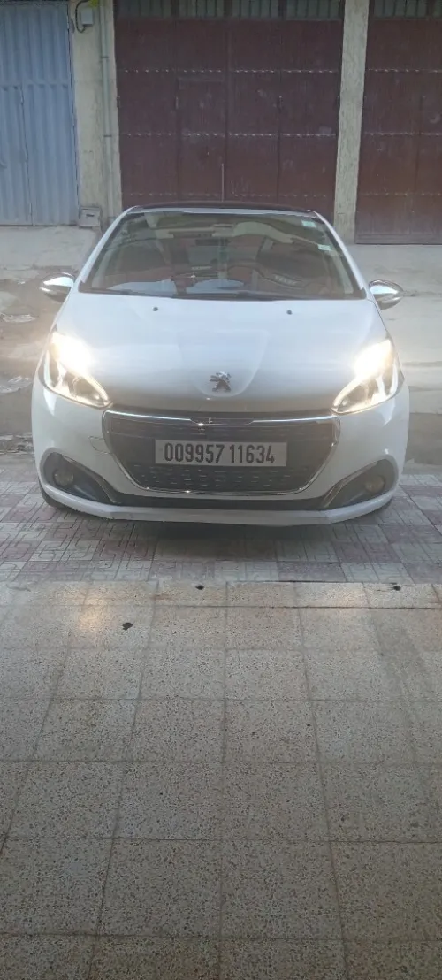 Peugeot 208 2016 Allure Facelift