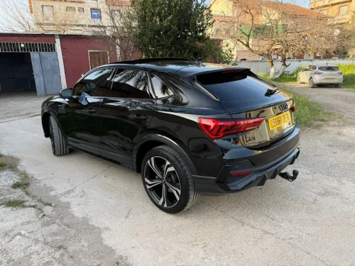 Audi Q3 2022 Black Black