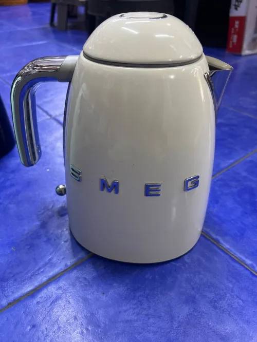 Bouilloire Smeg 