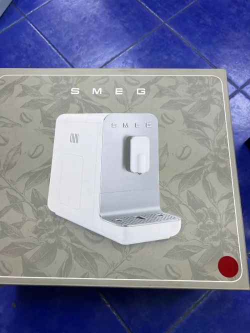 Machine à café broyeur Smeg 