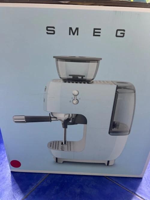 Machine à café et moulin 