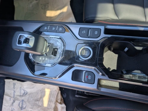 Geely Cowboy+mala electric+2lad dmbions+latlag 2025 La tout option