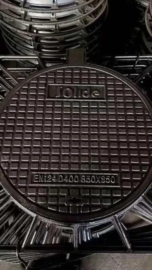 Tampons en fonte pour regards de visite (manholes)