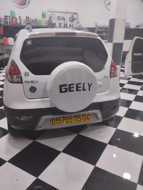 Geely X2 2015 215