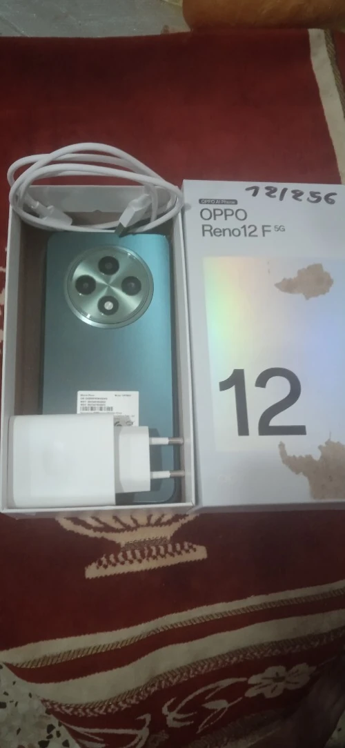 Oopo Reno 12F 5g 12/256 jamaie utilisé Oopo Reno 12F 5g 12/256
